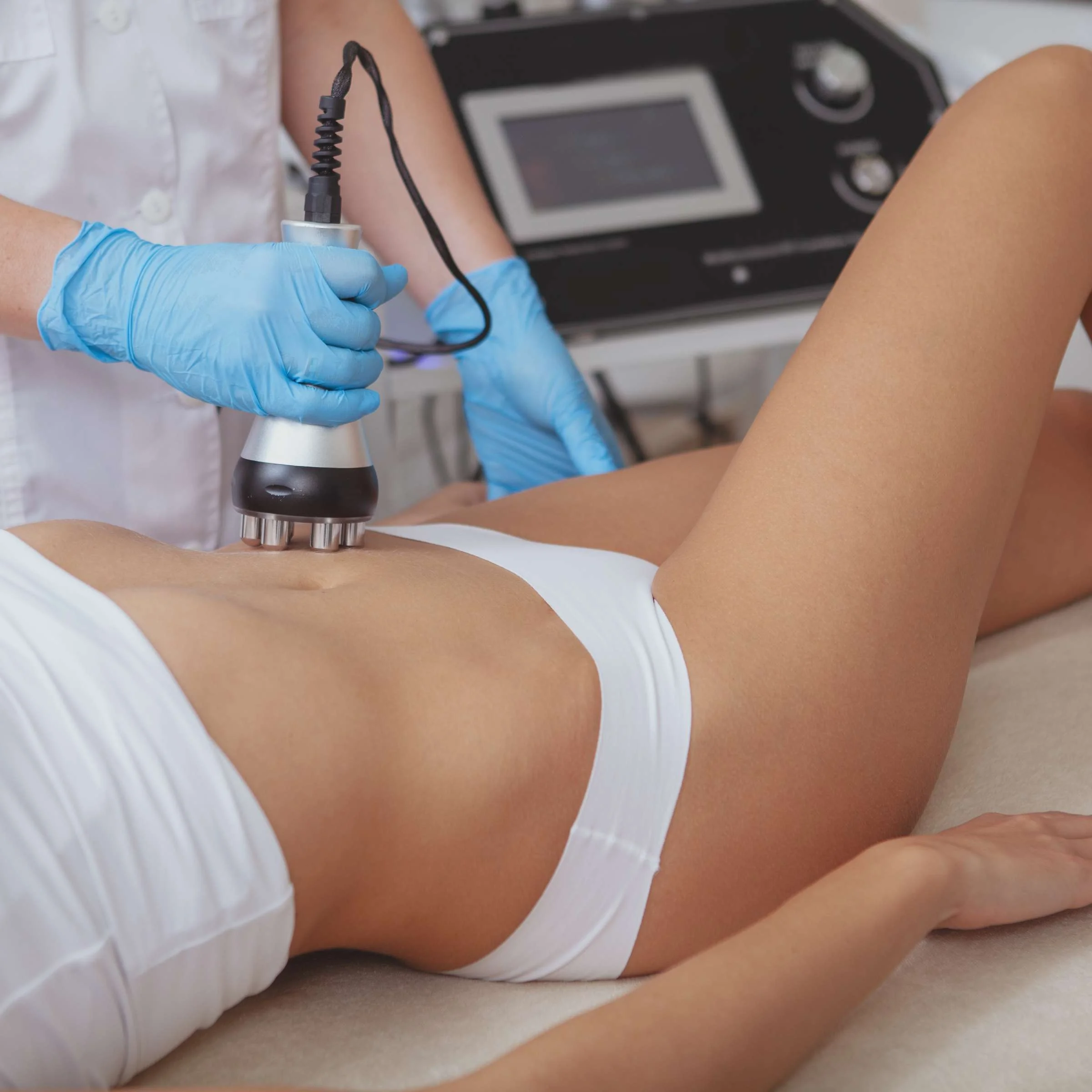 Luce una piel más firme: La radiofrecuencia estimula la producción de colágeno y elastina, mejorando la firmeza y la textura de tu piel. ¡Descubre un rostro y cuerpo más tonificado!...
